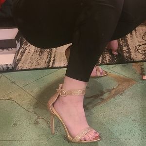 new shoeland rosegold strappy heels size 11